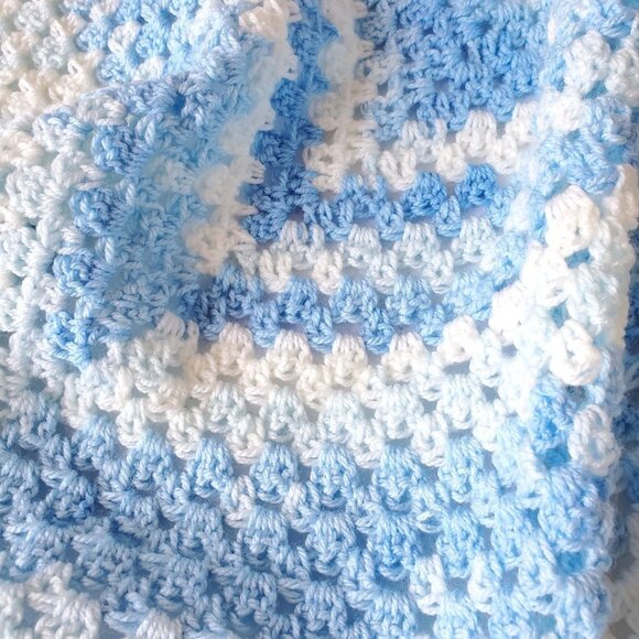 Crochet BABY BLANKET AFGHAN Granny Square 29"x 29" Blue White Girl Boy Girl - Picture 3 of 13